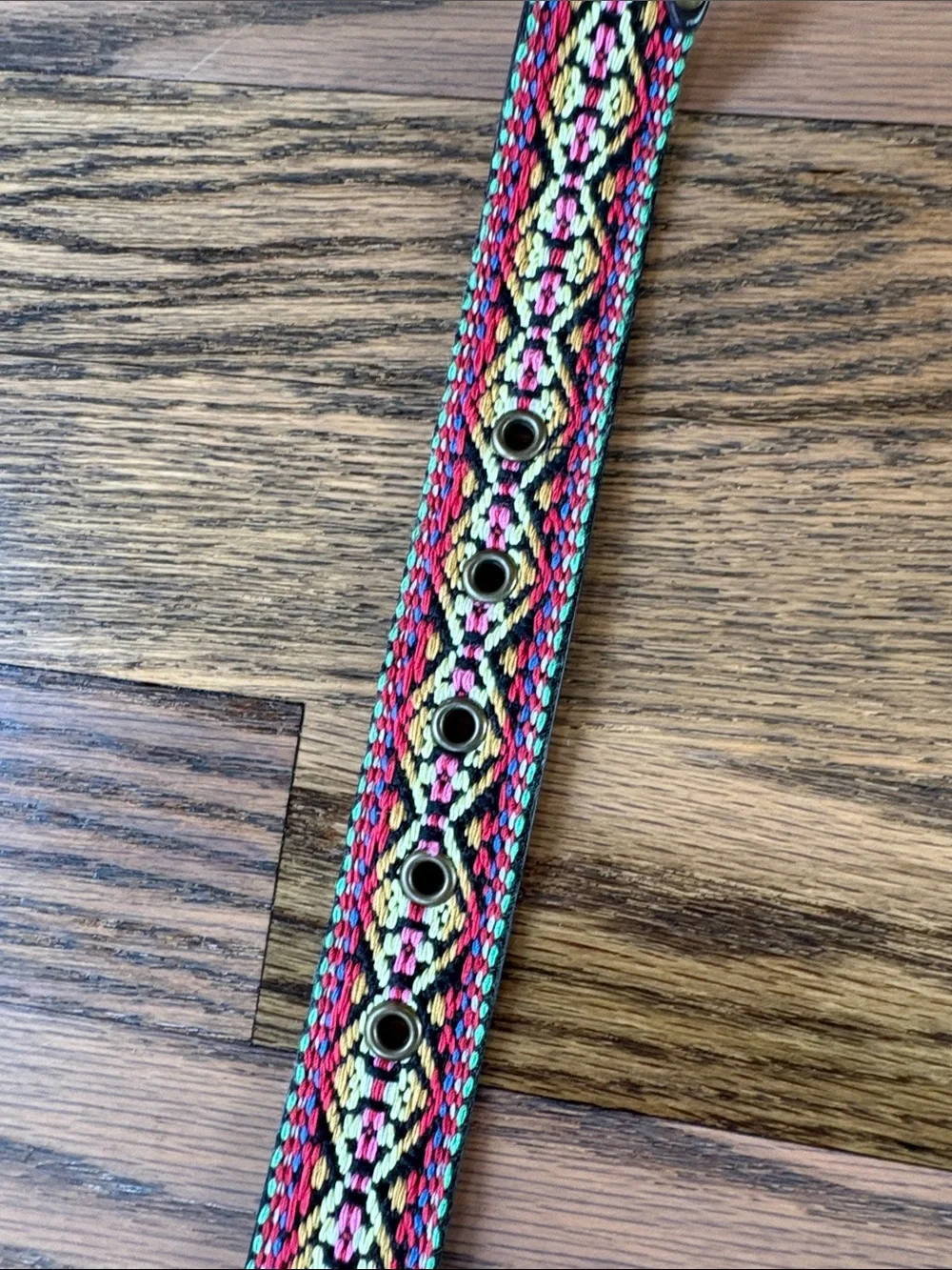 Colorful woven tapestry sz M belt